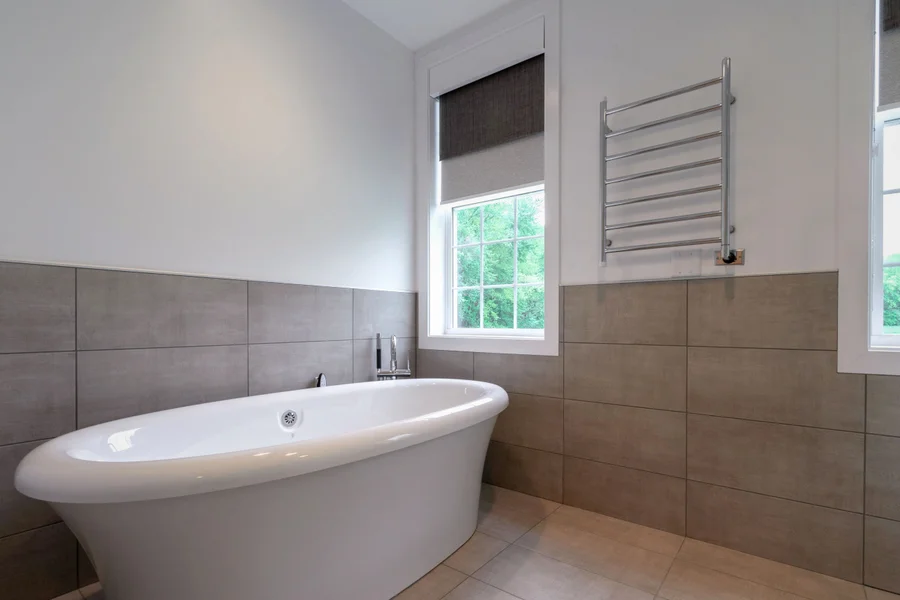 The Whittaker Inn - Featured hot tub