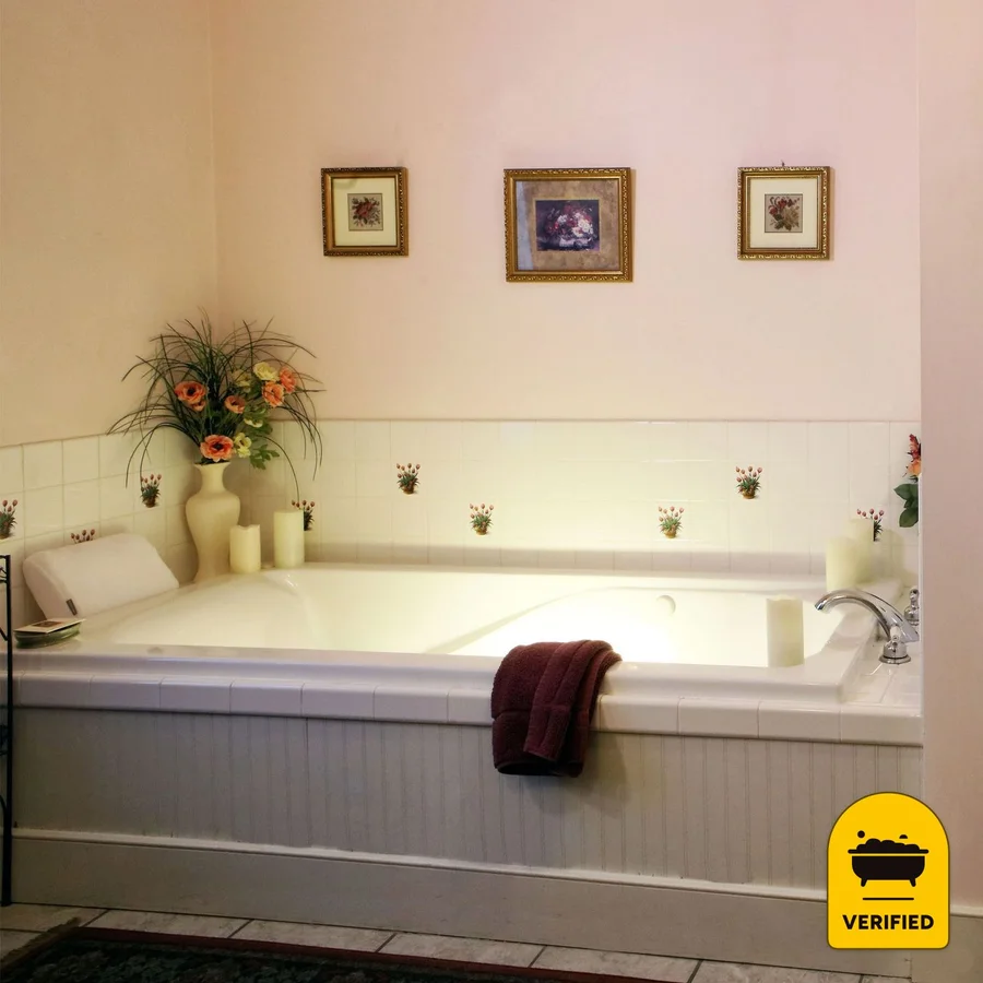 Barrister's Bed & Breakfast: the Grandmother's Whirlpool Room in Seneca Falls, NY