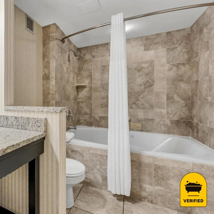 Buffalo Airport Hotel: the Junior King Jacuzzi Suite in Cheektowaga, NY