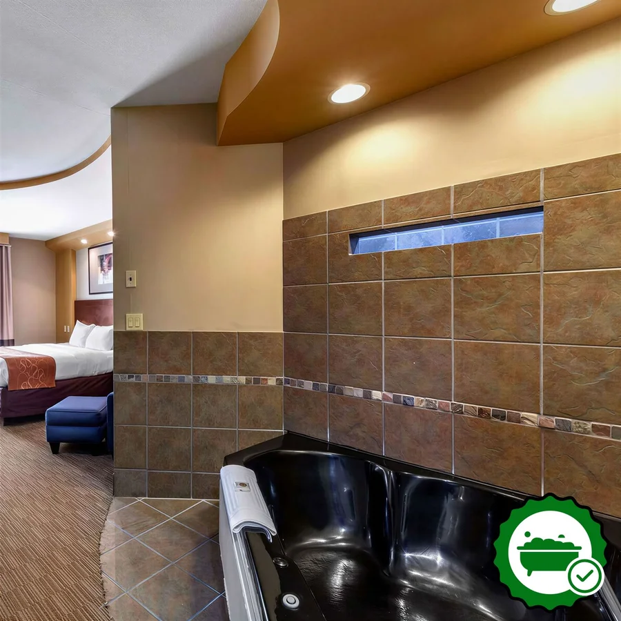 Comfort Suites - Verified Jacuzzi In-Room
