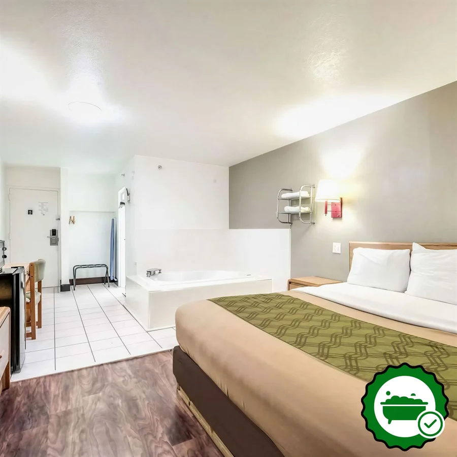 Econo Lodge Truman Inn - Verified Jacuzzi In-Room