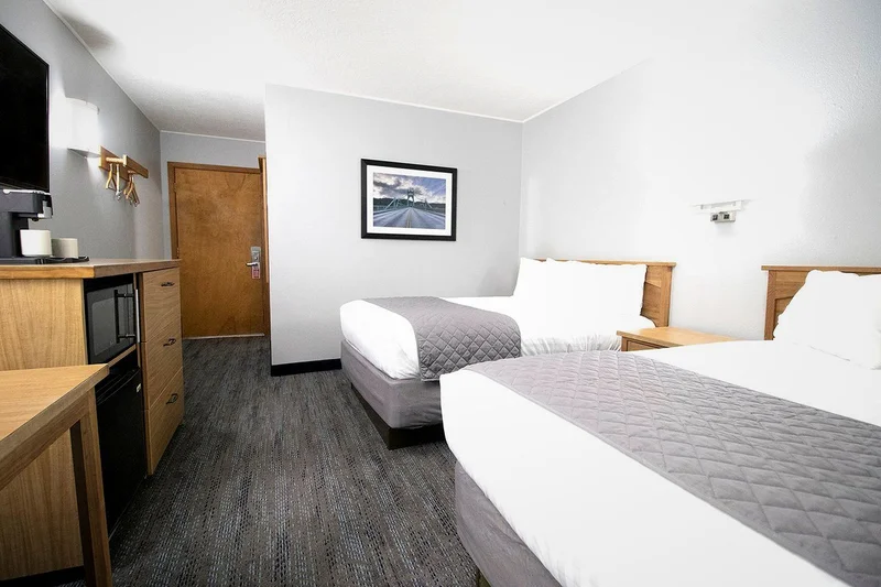 Portlander Inn - Guest Room image
