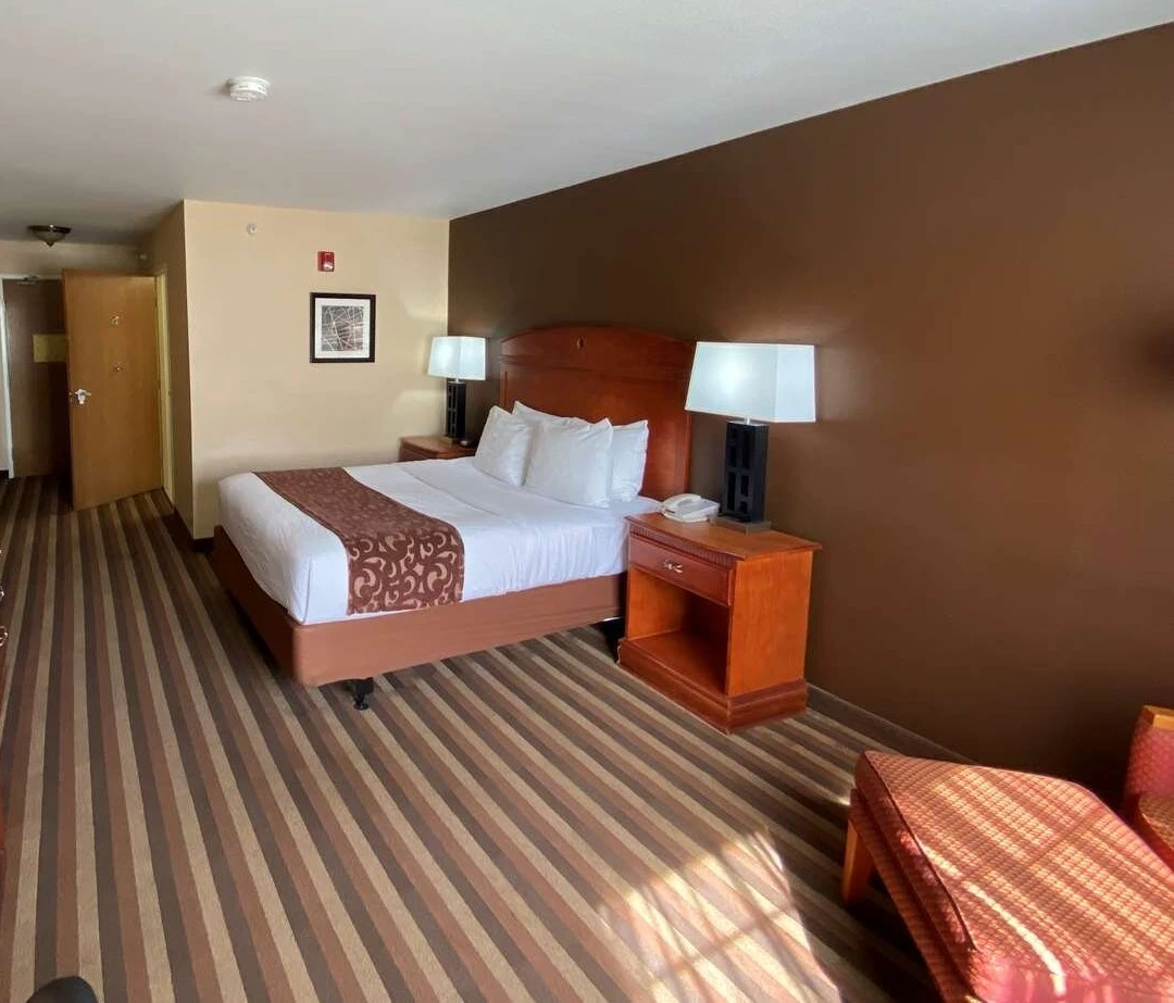 Best Western Manhattan Inn - Guest Room image