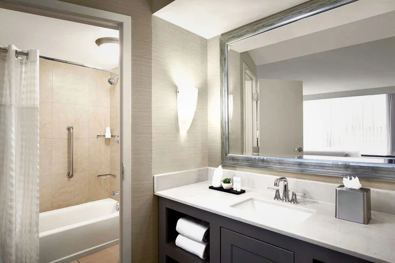 Embassy Suites by Hilton Fort Worth Downtown - Featured hot tub