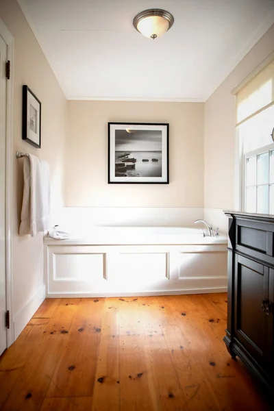 Barrows House - Featured hot tub