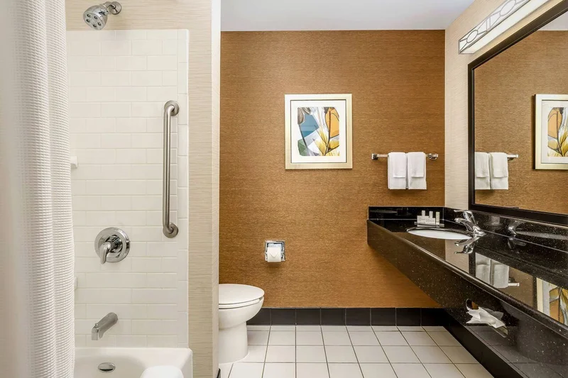 Fairfield Inn & Suites Peoria East - Featured hot tub