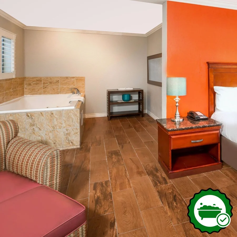 Casa Blanca Hotel & Suites - Verified Jacuzzi In-Room