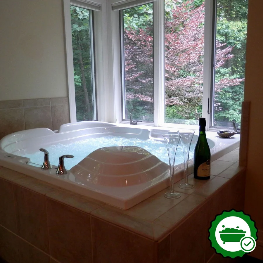 Pigeon Creek Inn - Verified Jacuzzi In-Room