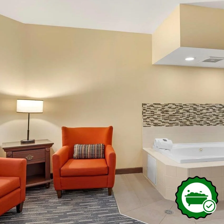 Country Inn & Suites by Radisson, Des Moines West, IA - Verified Jacuzzi In-Room