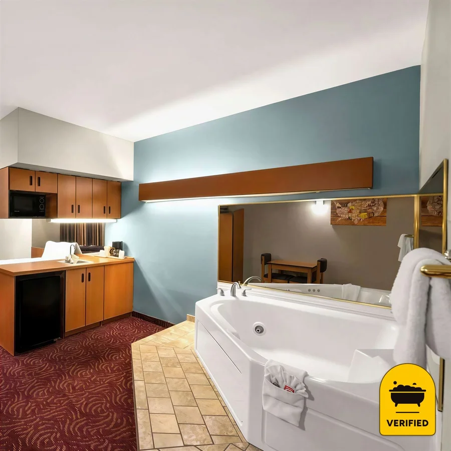 Econo Lodge Inn & Suites, the water at Mesquite