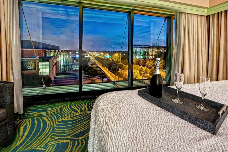 SpringHill Suites by Marriott Norfolk Old Dominion University - Guest Room image