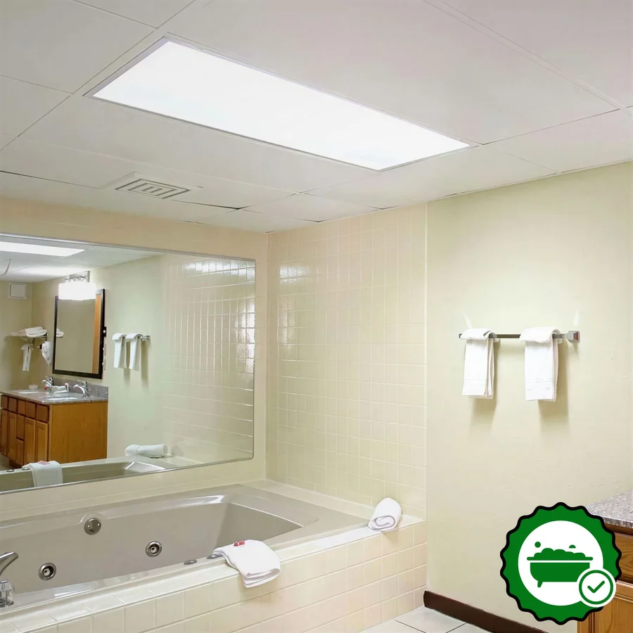 Econo Lodge Inn & Suites - Verified Jacuzzi In-Room