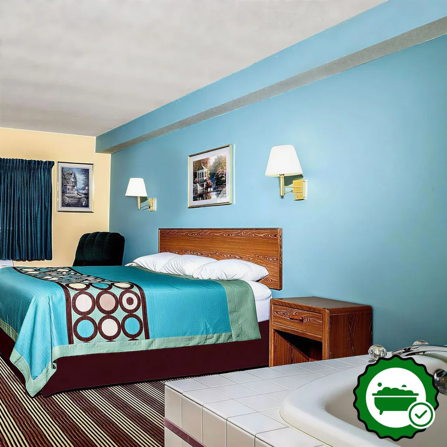 Super 8 by Wyndham Osseo WI - Verified Jacuzzi In-Room