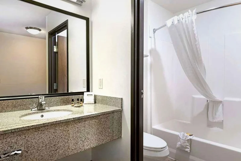 Best Western Plus Eagleridge Inn & Suites - Featured hot tub