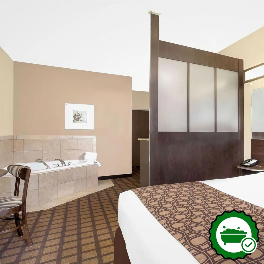 Microtel Inn & Suites by Wyndham Mansfield - Verified Jacuzzi In-Room