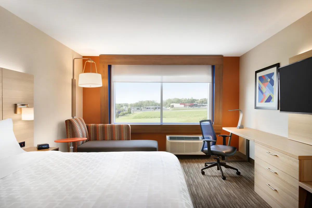 Holiday Inn Express & Suites Clear Spring By IHG - Guest Room image