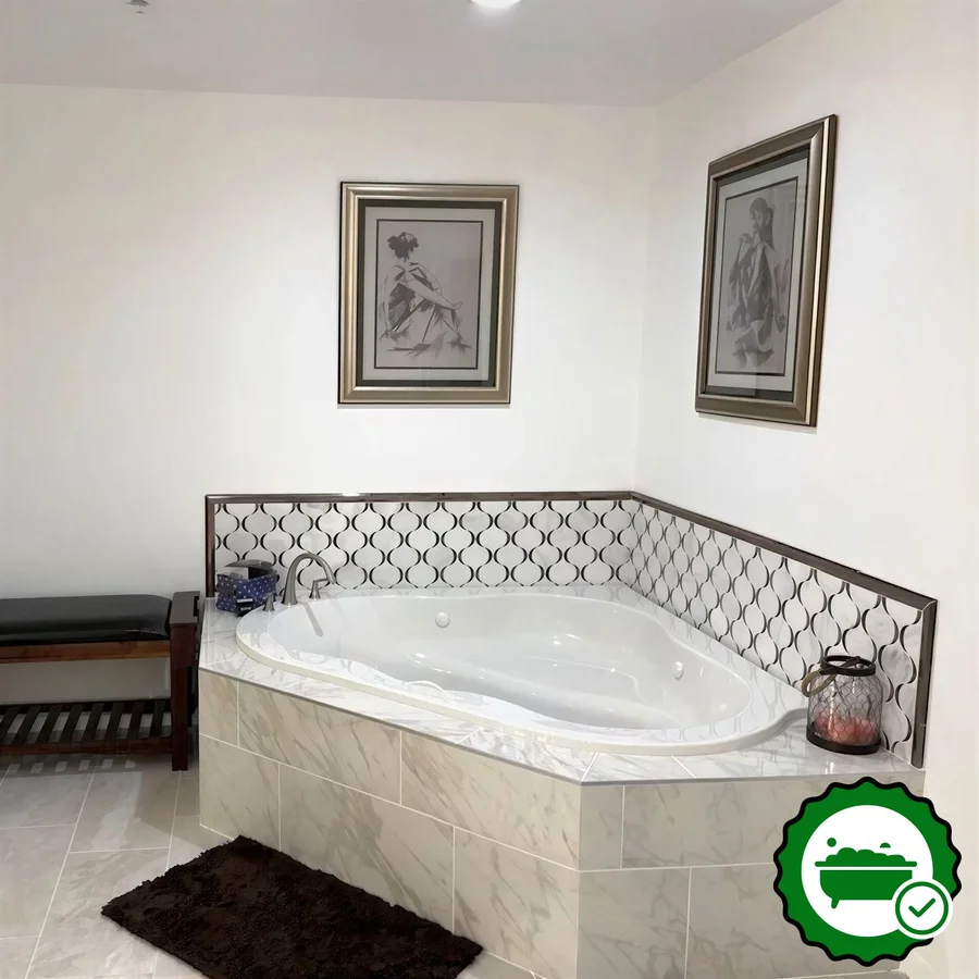 Dream Manor Inn - Verified Jacuzzi In-Room
