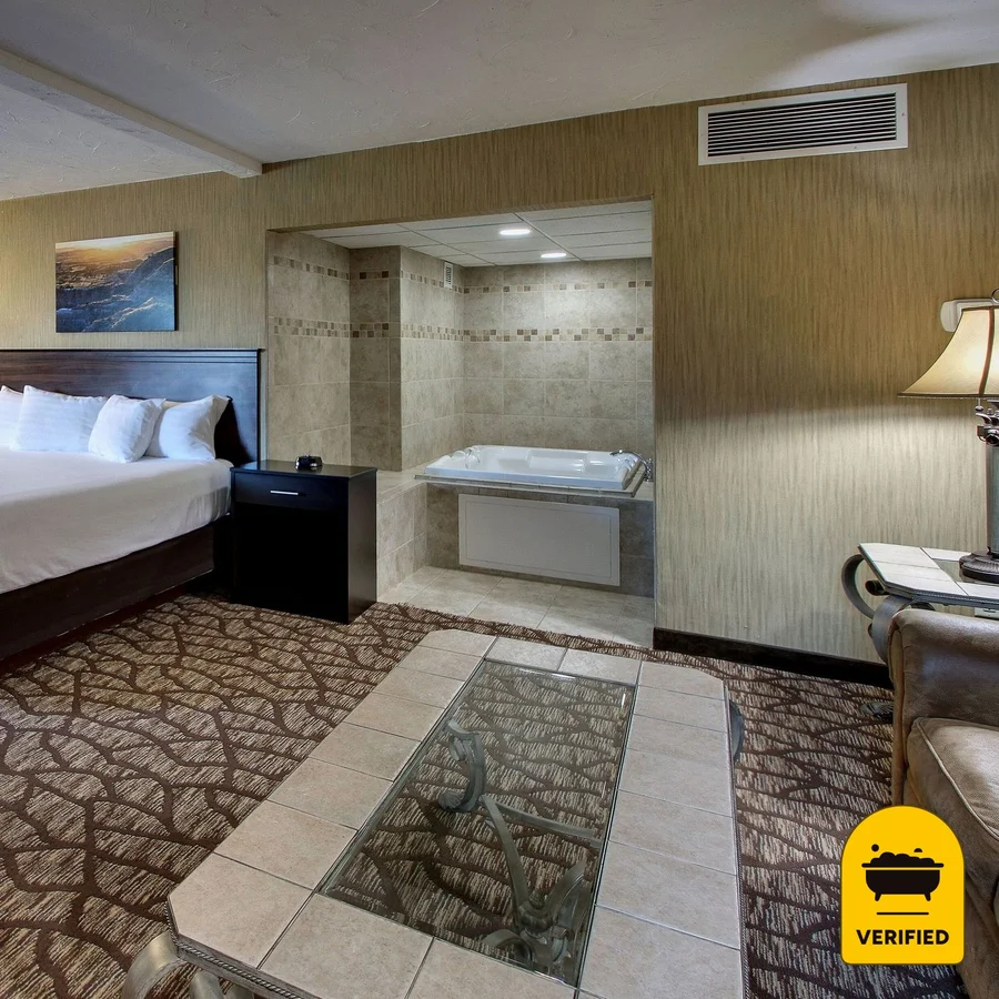Everspring Inn, the water at Bismarck