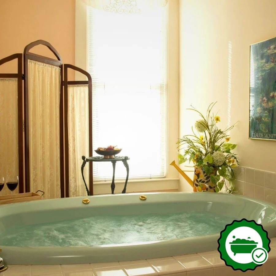 Astor House - Verified Jacuzzi In-Room