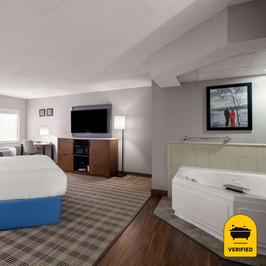 AmericInn by Wyndham Shakopee Near Canterbury Park, the water at Shakopee