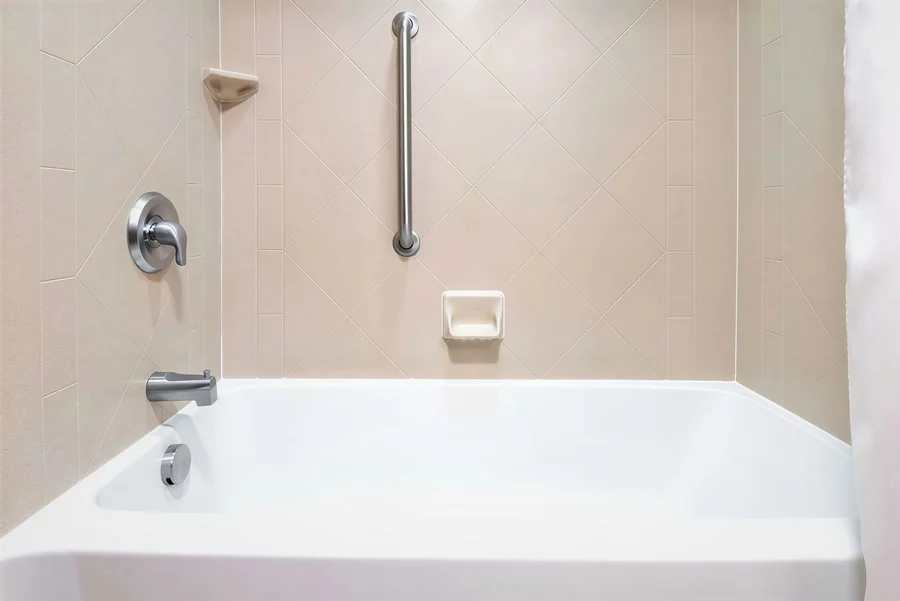 Hampton Inn Springfield South Enfield - Featured hot tub
