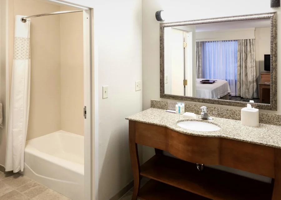 Hampton Inn & Suites Davenport - Featured hot tub