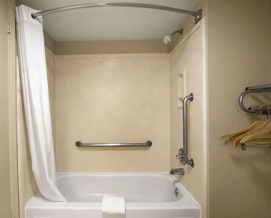 Days Inn by Wyndham Southaven MS - Featured hot tub
