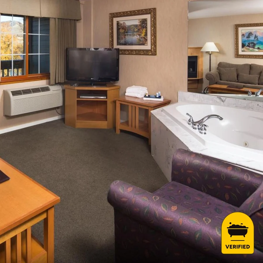 Lakeside Lodge and Suites, the water at Chelan