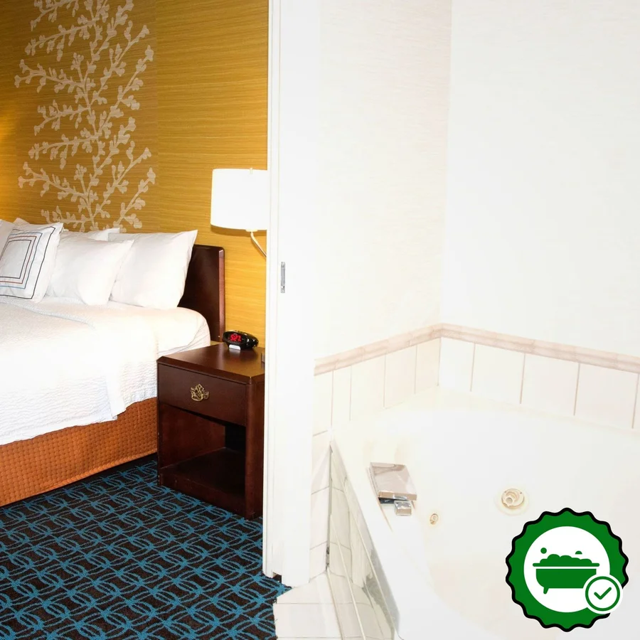 Fairfield Inn & Suites Butler - Verified Jacuzzi In-Room