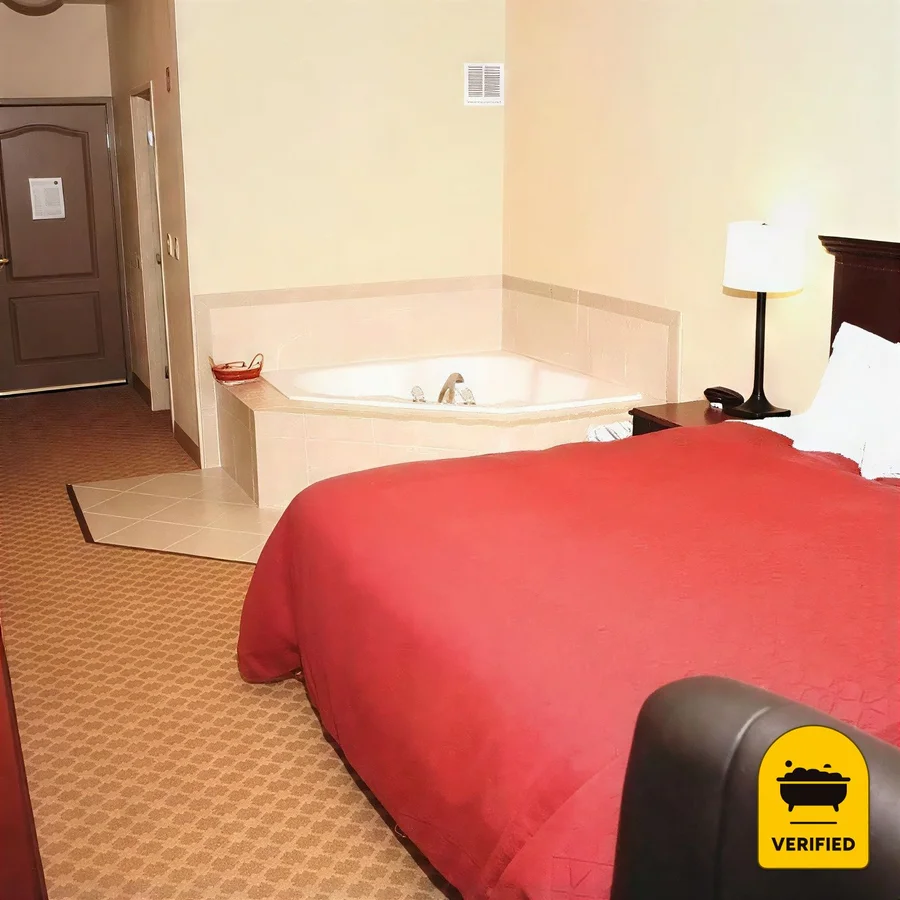 Country Inn & Suites by Radisson, Emporia, VA, the water at Emporia