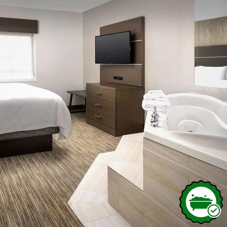 Holiday Inn Express & Suites Annapolis By IHG - Verified Jacuzzi In-Room