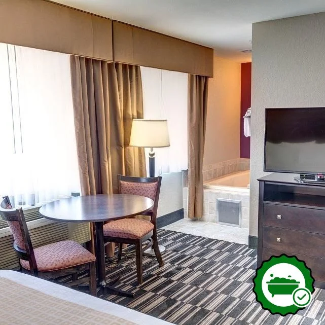 La Quinta Inn & Suites by Wyndham Spokane Valley - Verified Jacuzzi In-Room
