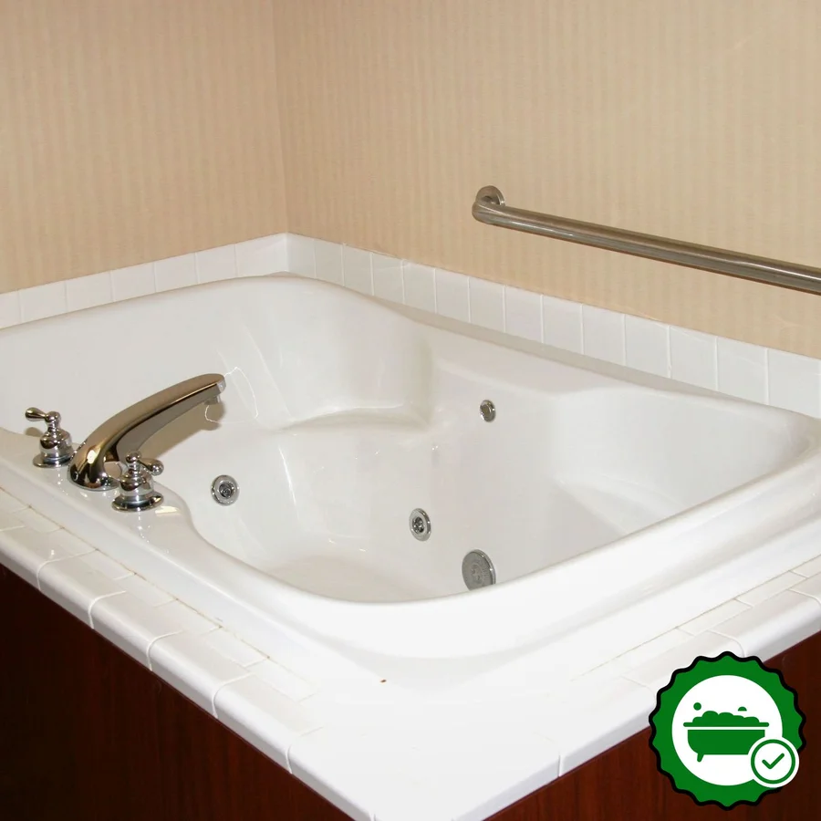 Comfort Inn Traverse City - Verified Jacuzzi In-Room