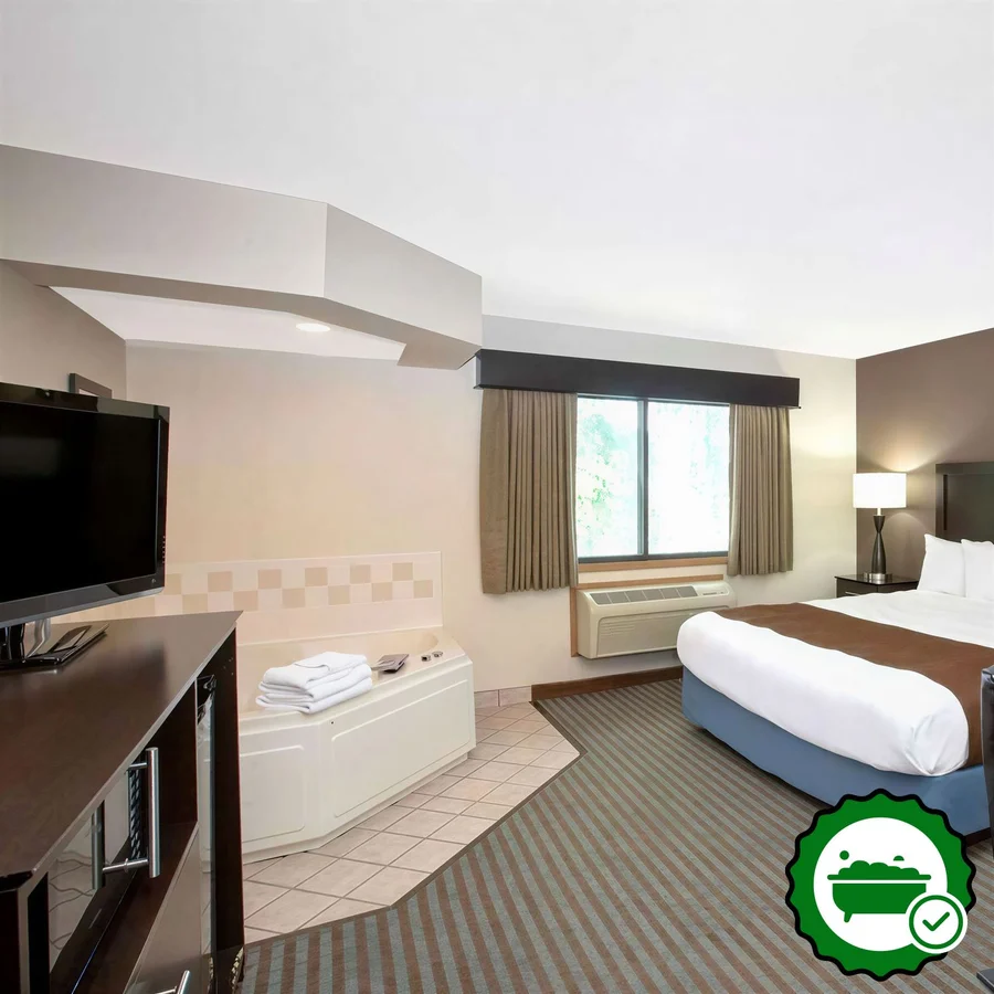 AmericInn by Wyndham Lincoln North - Verified Jacuzzi In-Room