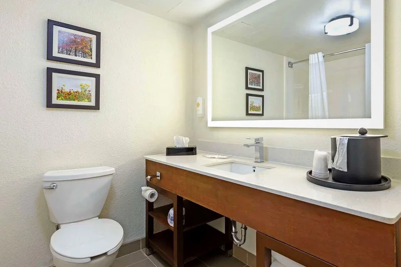 Comfort Suites Hanes Mall - Featured hot tub