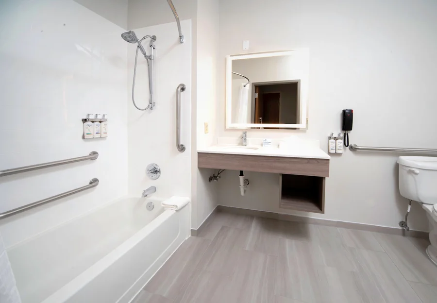 Holiday Inn Express & Suites Little Rock-west By IHG - Featured hot tub