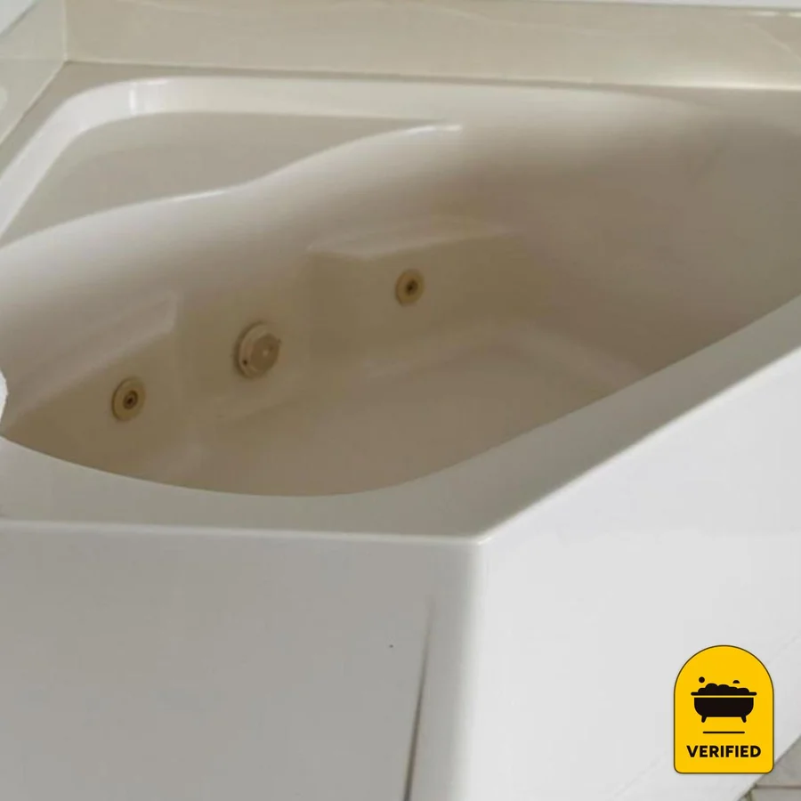 Bilmar Inn & Suites: the King Jacuzzi Suite in Dell Rapids, SD
