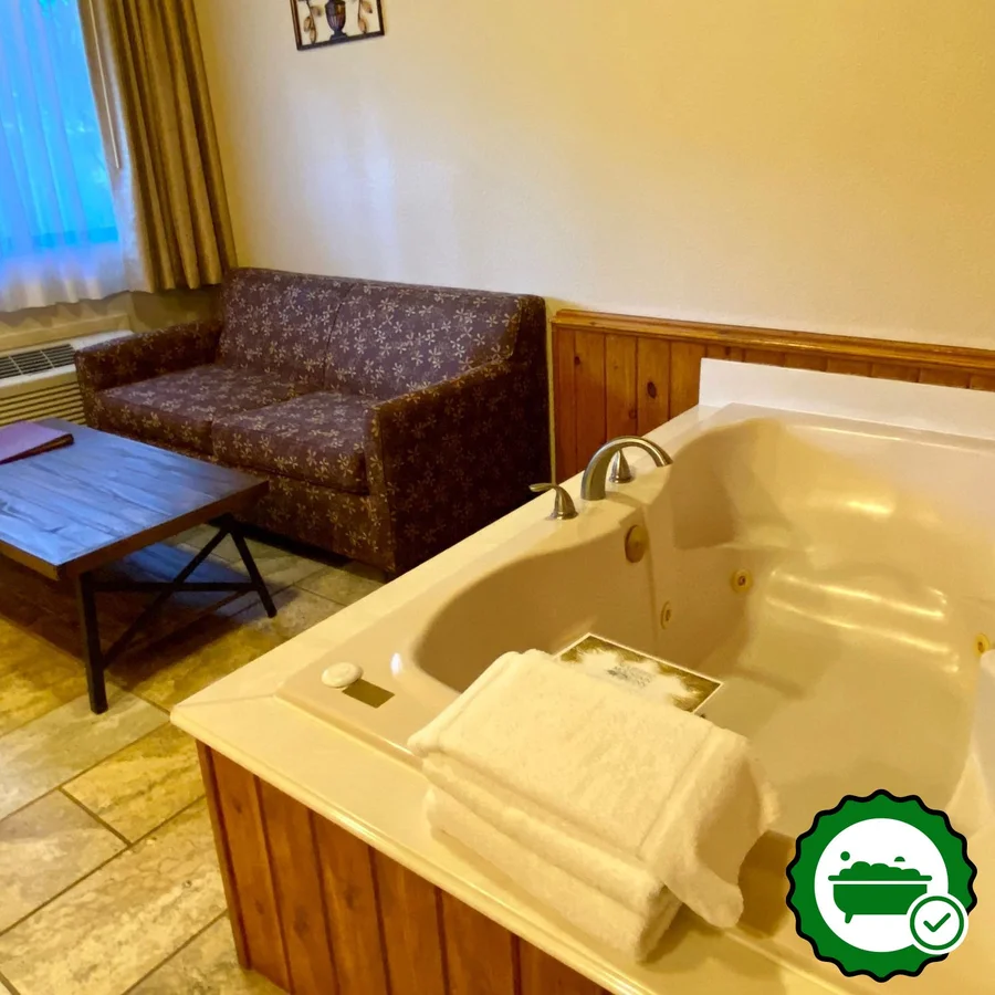 Majestic Mountain Inn - Verified Jacuzzi In-Room