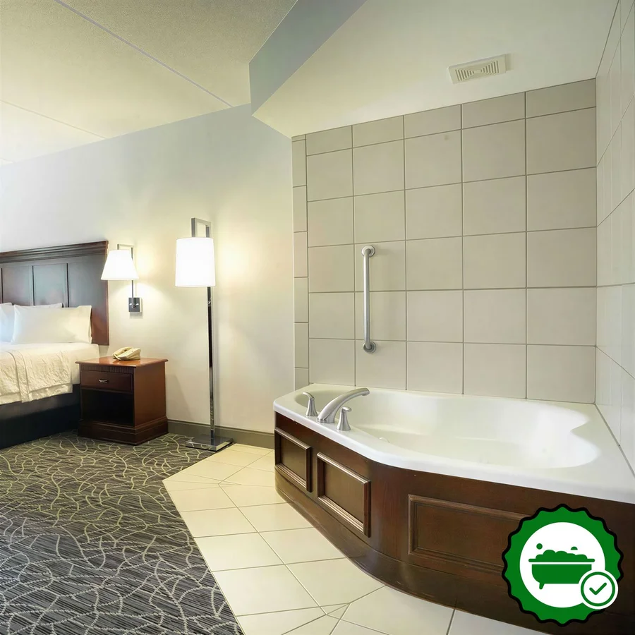 Hampton Inn & Suites Berkshires Lenox - Verified Jacuzzi In-Room