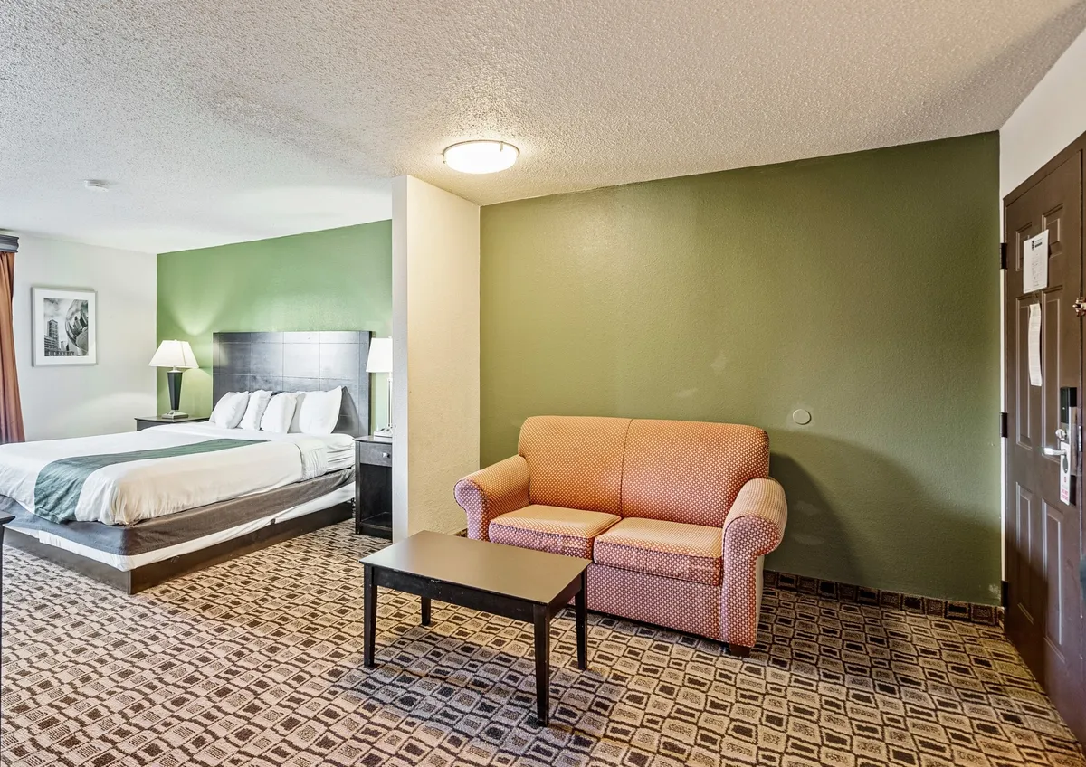 Coratel Plus Suites Wichita West Airport - Guest Room image