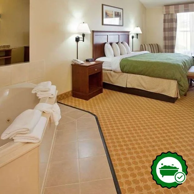 Country Inn & Suites by Radisson, Birch Run-Frankenmuth, MI - Verified Jacuzzi In-Room