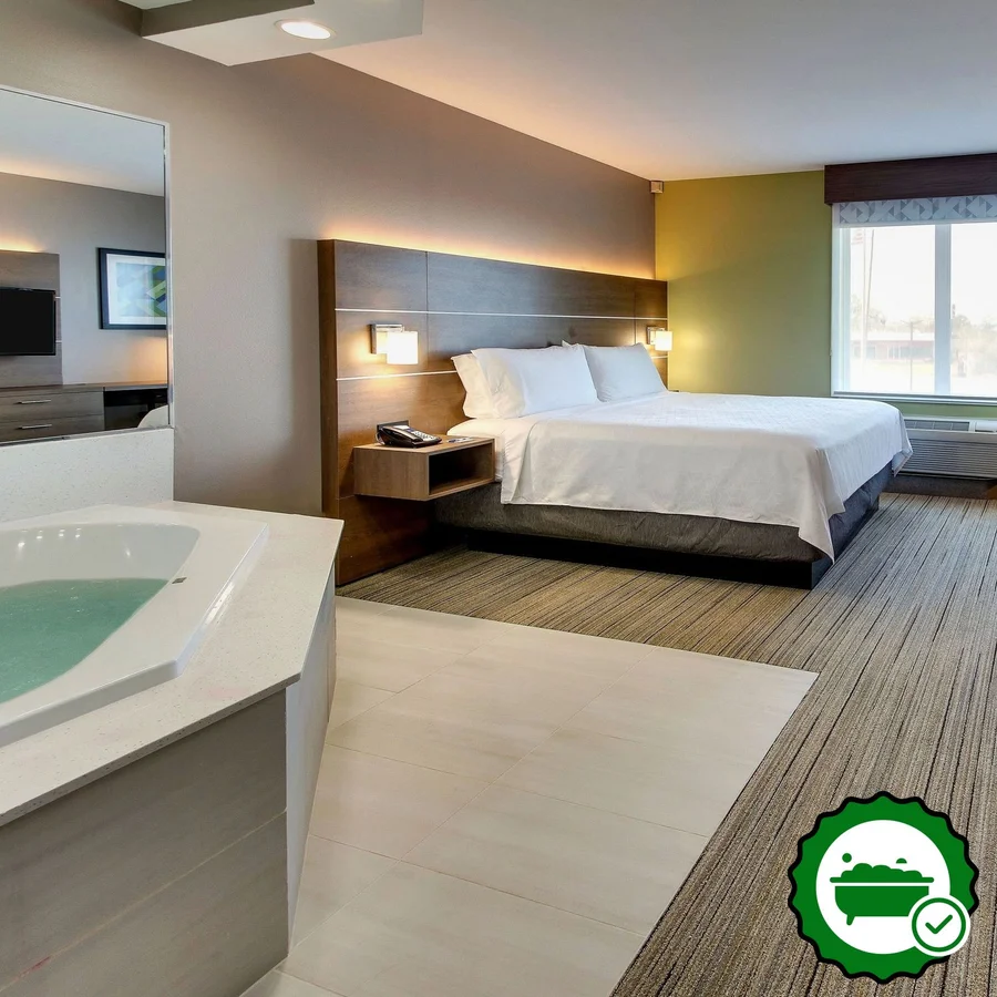 Holiday Inn Express & Suites Columbus South - Fort Benning By Ihg - Verified Jacuzzi In-Room