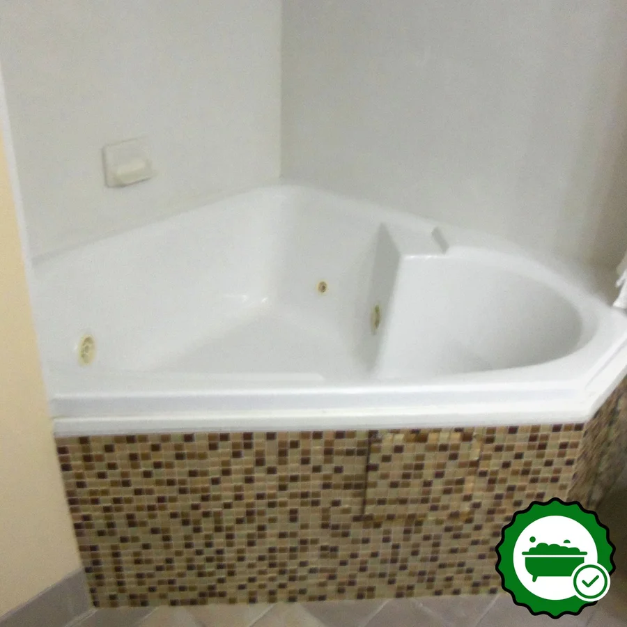 Holiday Inn Express & Suites Sanford, an IHG hotel - Verified Jacuzzi In-Room