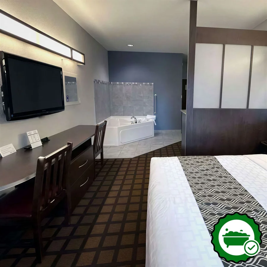 Microtel Inn & Suites by Wyndham Michigan City - Verified Jacuzzi In-Room