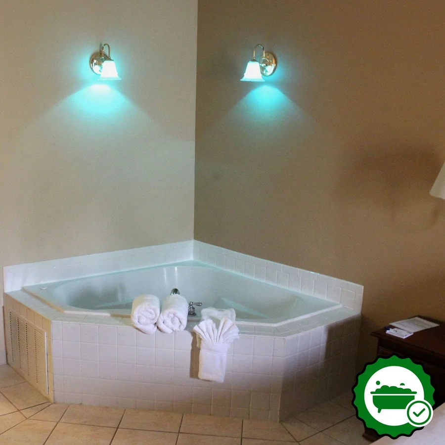 Holiday Inn Express & Suites Thomasville, an IHG hotel - Verified Jacuzzi In-Room