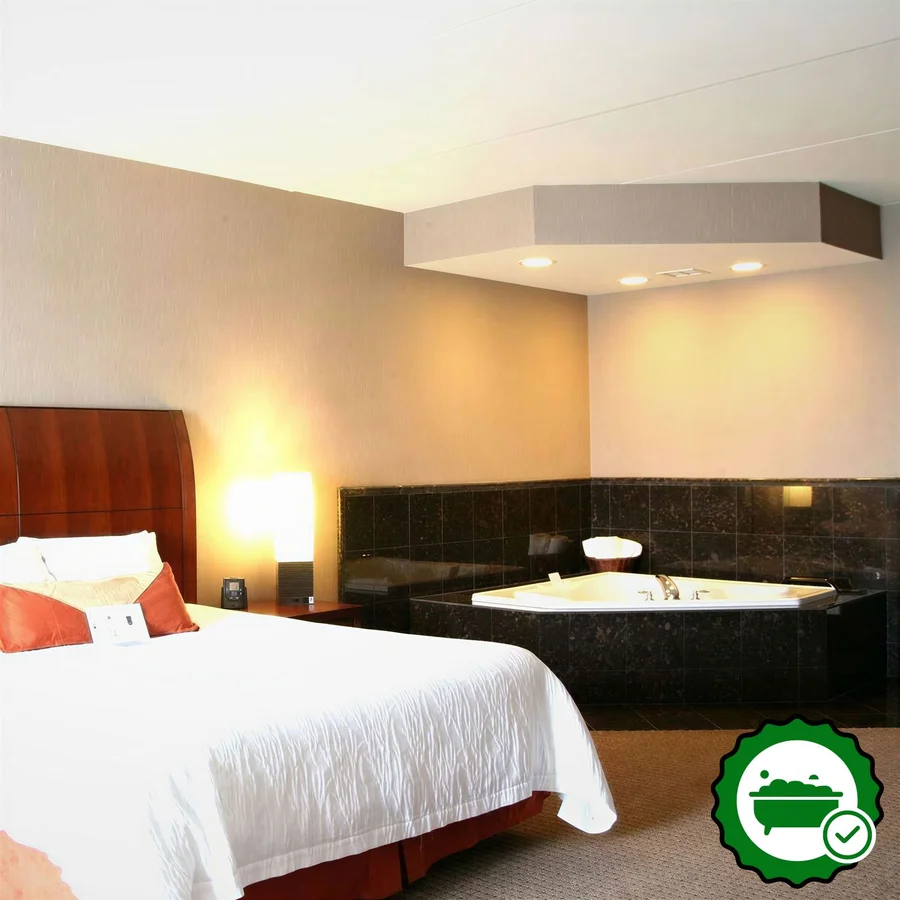 Hilton Garden Inn Columbus/Edinburgh - Verified Jacuzzi In-Room