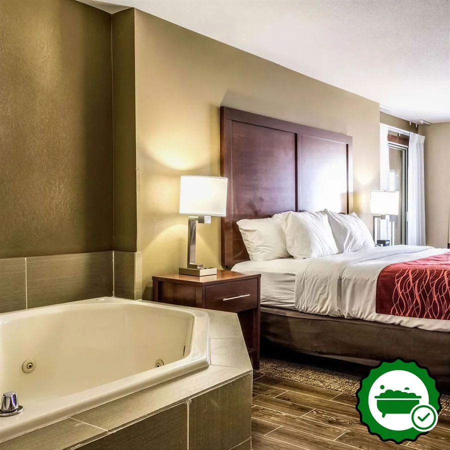 Comfort Inn Norwalk Sandusky South - Verified Jacuzzi In-Room