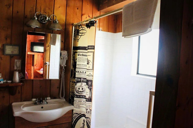 Foot of the Mountain Motel - Featured hot tub