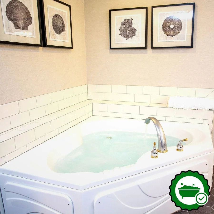 Shearwater Inn - Verified Jacuzzi In-Room