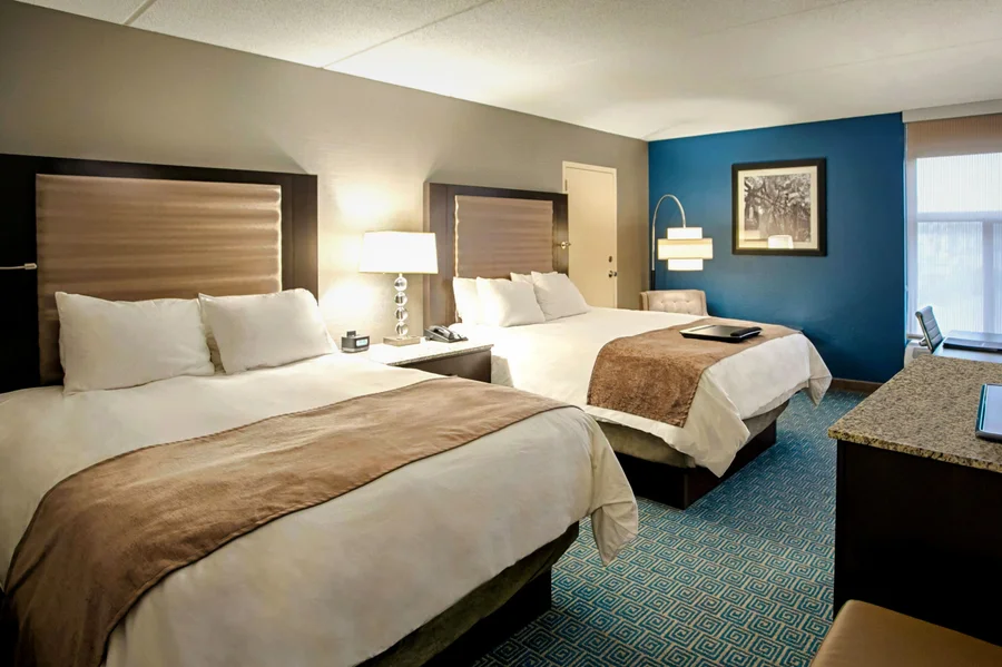 DoubleTree By Hilton Roseville Minneapolis - Guest Room image